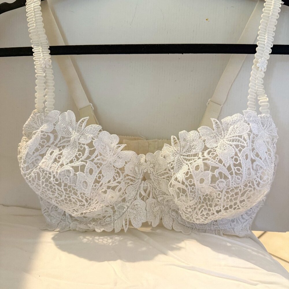B.P.C. Lingerie bonprix collection 36D white lace underwire bra